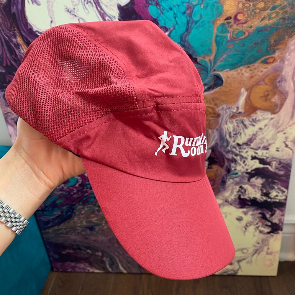 RUNNING ROOM • Red Cap